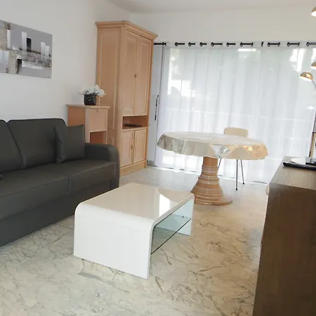 Welcome To - Rue De Russie Apartment